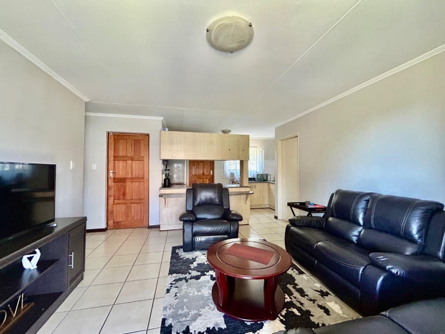 2 Bedroom Property for Sale in Langenhovenpark Free State